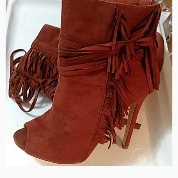 JustFab Shoes - Nwot Justfab Suede Fringed open toe Marlen